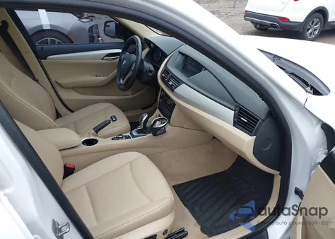 2015 BMW X1 xDrive28I z USA, uszkodzony, nr VIN WBAVL1C59FVY37624